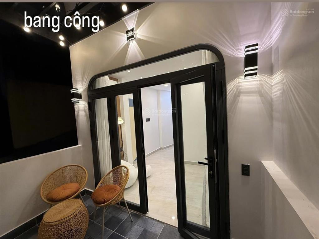 Bán gấp nhà trần phú, q5, dt 71.4m2 gần ngã 6 cộng hòa, giá 4,2 tỷ,đang còn hđ thuê 25 triệu/tháng