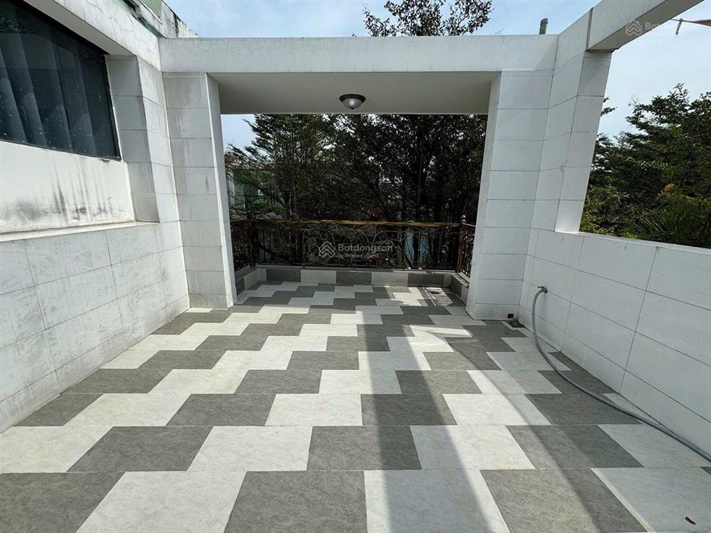 Cần bán nhanh căn nhà đ. cây điệp, q1, giá 5,2 tỷ, dt 76.8m2, gần đh xhnv, hđ thuê 32tr/th