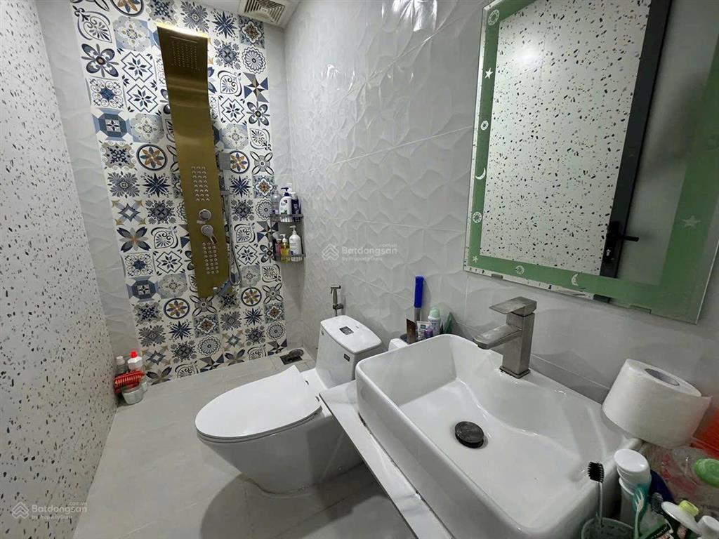 Cần bán nhanh căn nhà đ. cây điệp, q1, giá 5,2 tỷ, dt 76.8m2, gần đh xhnv, hđ thuê 32tr/th