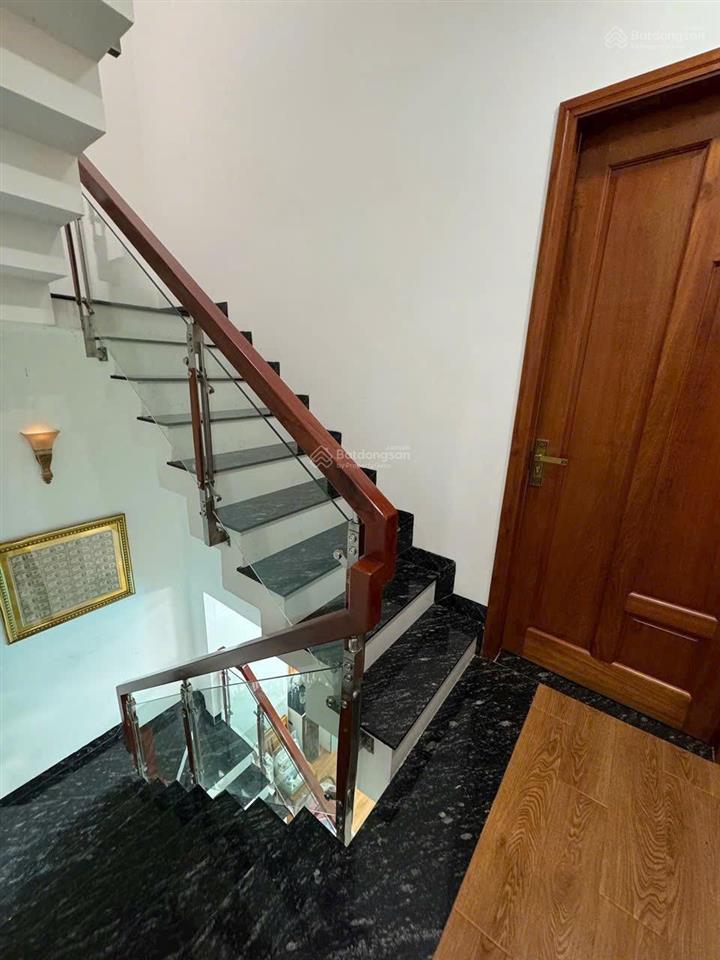 Cần bán nhanh căn nhà đ. cây điệp, q1, giá 5,2 tỷ, dt 76.8m2, gần đh xhnv, hđ thuê 32tr/th