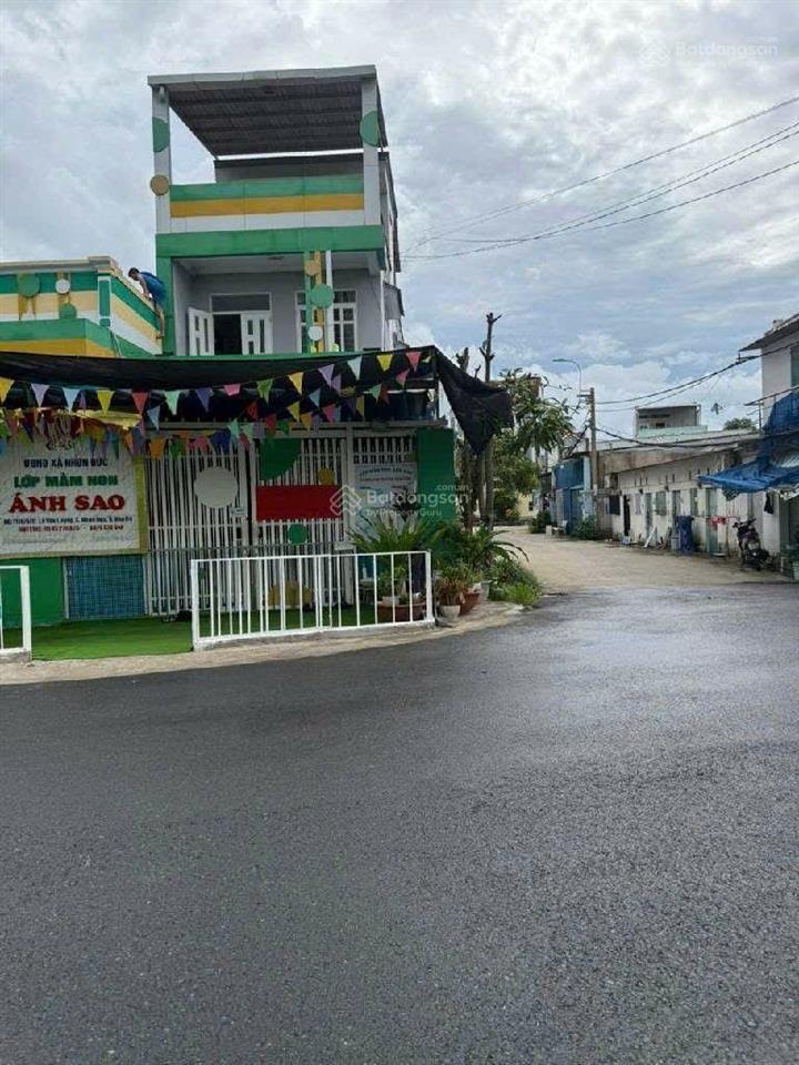 ( nhà bè) bán nhà 3 tầng lô góc 2 mặt tiền  vừa ở kinh doanh 134m2 lê văn lương chỉ 7,5 tỷ