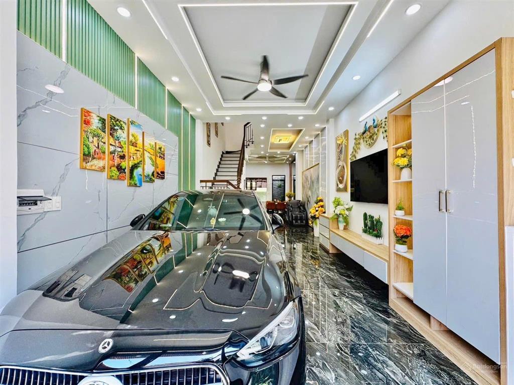 Nhà đẹp cách chợ tân định 100m đường nguyễn hữu cầu, quận 1. 65,2m2. cho thuê 25 triệu