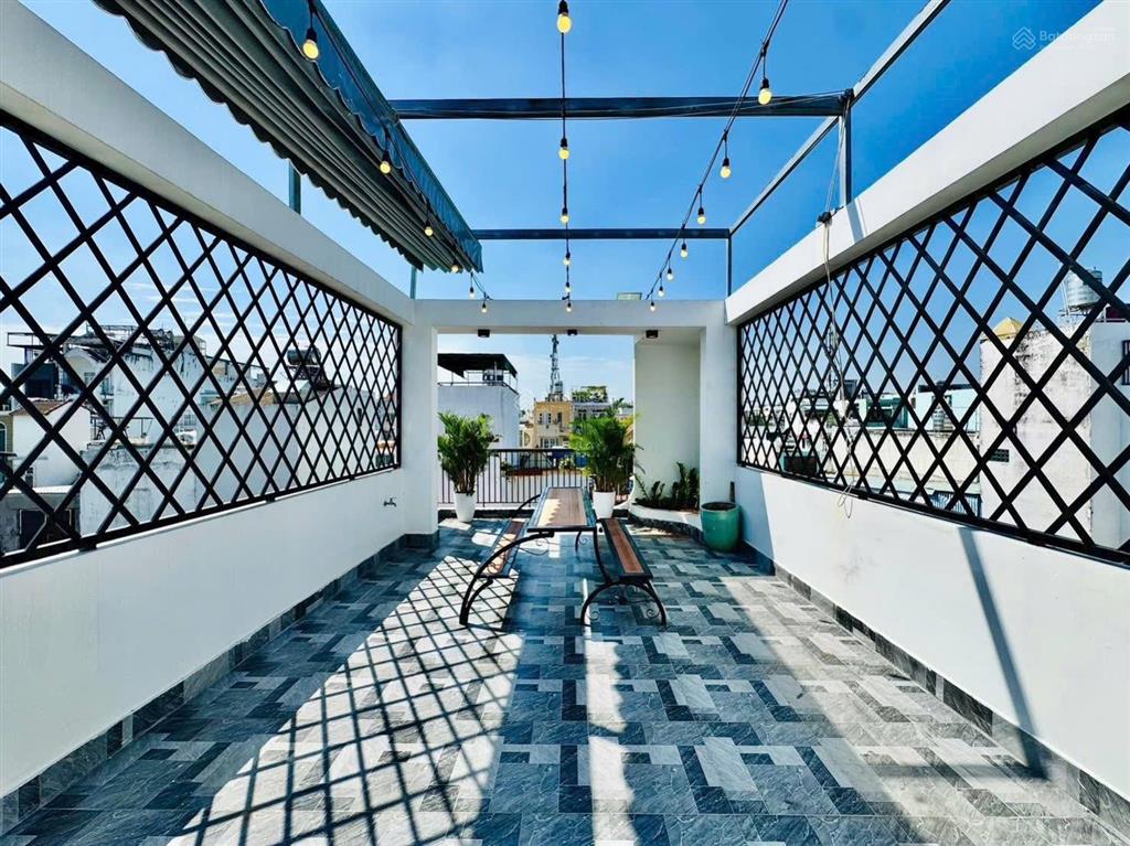 Nhà đẹp cách chợ tân định 100m đường nguyễn hữu cầu, quận 1. 65,2m2. cho thuê 25 triệu