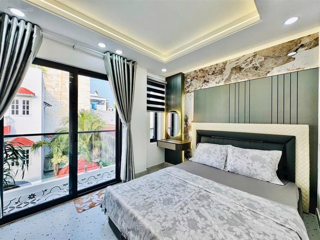 Tôi chủ cần bán gấp nhà cạnh chợ tân mỹ, quận 7. giá 3.66tỷ/67,2m2 (4,2m x 16m). sổ hồng riêng