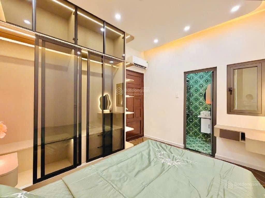 Duy nhất 1 căn 72m2 nằm trên đường trần khắc chân, quận 1. với bề ngang gần 5m mà chỉ 6 tỷ 890!!!
