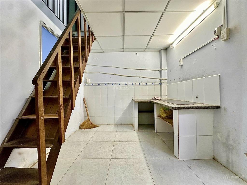 Hiếm mặt tiền trần thủ độ  quận tân phú  đường rộng 14m thông tứ phía  kd đỉnh