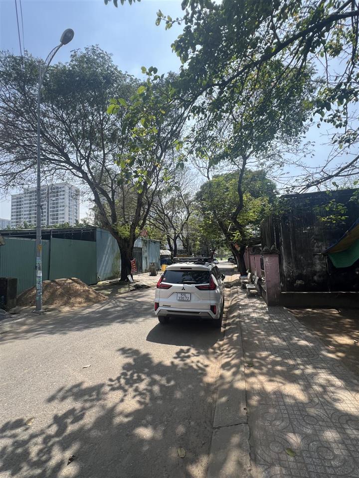 Giá tốt trước tết. khu an ninh yên tĩnh 5x26m. tdt 130m. cách metro rạch chiếc 200m