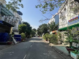 Giá tốt trước tết. khu an ninh yên tĩnh 5x26m. tdt 130m. cách metro rạch chiếc 200m