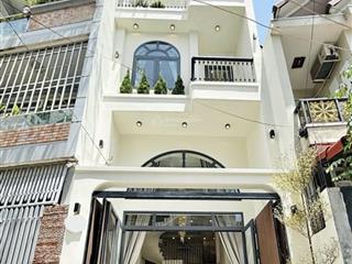 Nhà đẹp  tặng nội thất! ở đường lý phục man, quận 7. giá 4tỷ850 dt 56,7m2(4,2x13,5m) giá chính chủ