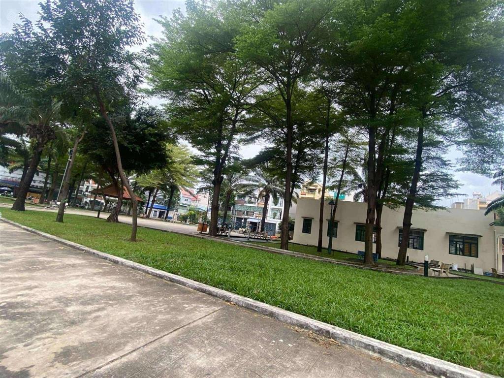 Bán đất góc biệt thự 11x22m (242m2) đường số 5 khu tên lửa 39,5 tỷ