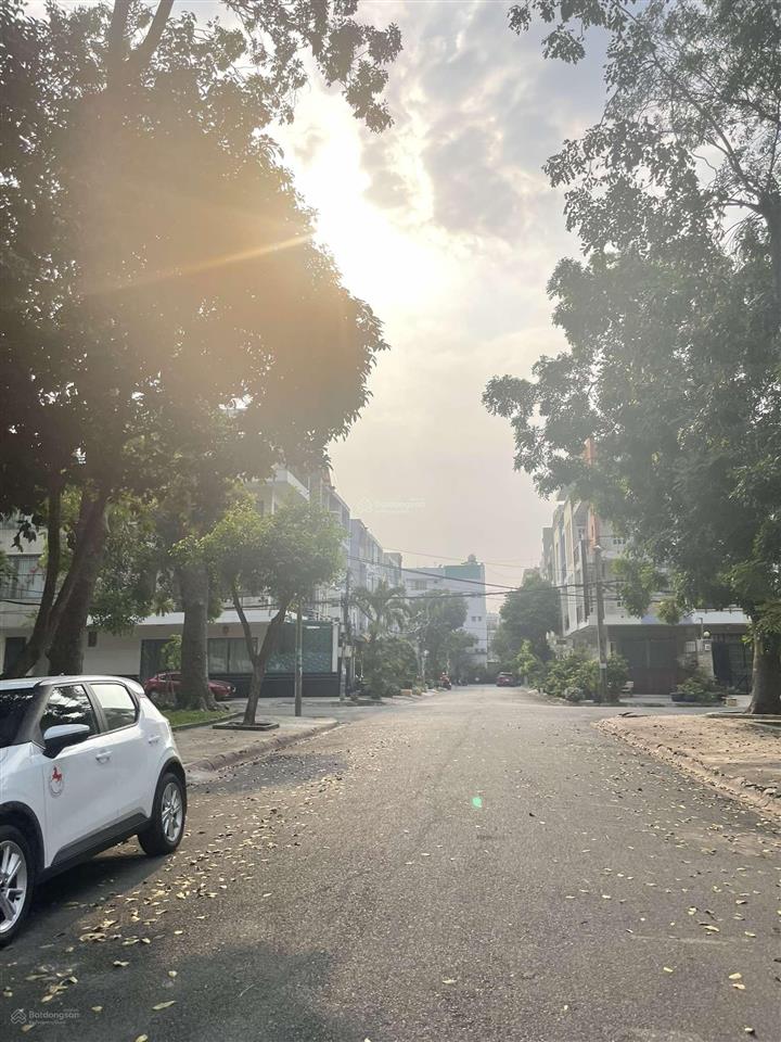 Bán nhà mt đường vành đai trong,khu tên lửa dt 5 x 20m, 3.5 tấm, giá 25 tỷ.