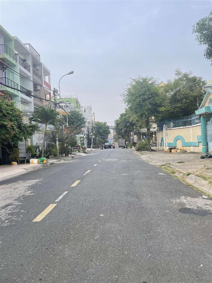 Bán nhà mt đường vành đai trong,khu tên lửa dt 5 x 20m, 3.5 tấm, giá 25 tỷ.