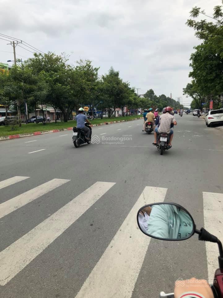 Bán nhà mt đường vành đai trong,khu tên lửa dt 5 x 20m, 3.5 tấm, giá 25 tỷ.