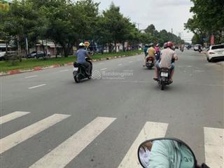 Bán nhà mt đường vành đai trong,khu tên lửa dt 5 x 20m, 3.5 tấm, giá 25 tỷ.