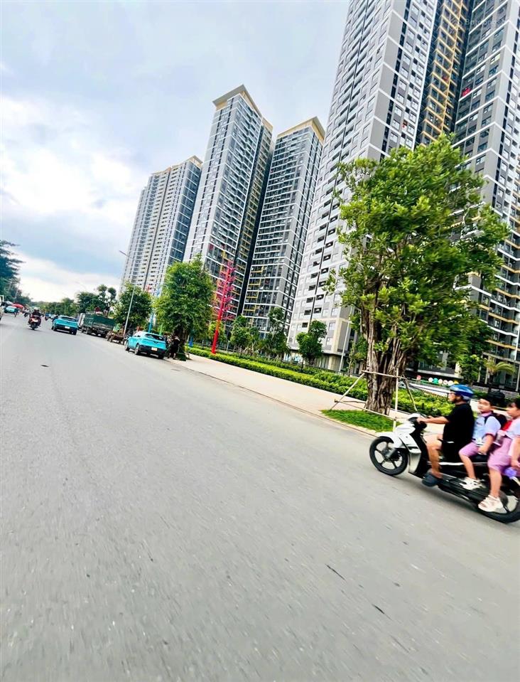 Khu tái định cư phước thiện q9, lô góc 2 mặt tiền. dt. 17m x 20m thổ cư.