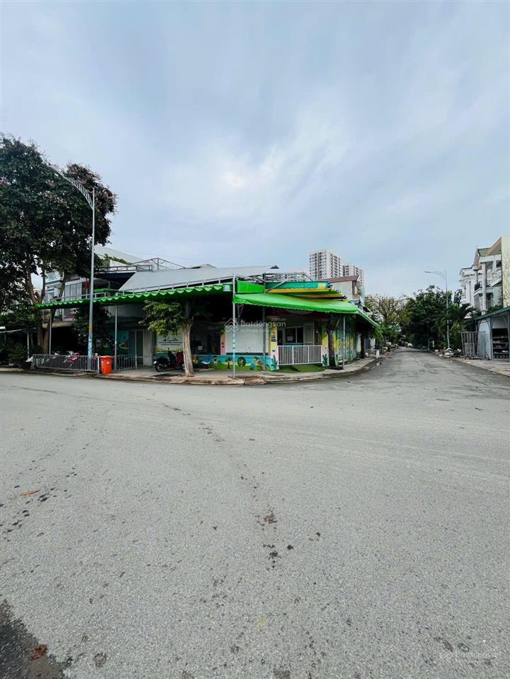 Khu tái định cư phước thiện q9, lô góc 2 mặt tiền. dt. 17m x 20m thổ cư.