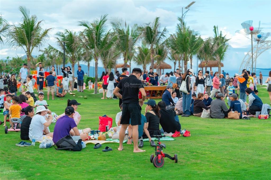 Bán shophouse para sol  caraworld, 4 tầng, đường 24m thuận tiện kinh doanh, sẵn nhà, sẵn sổ hồng