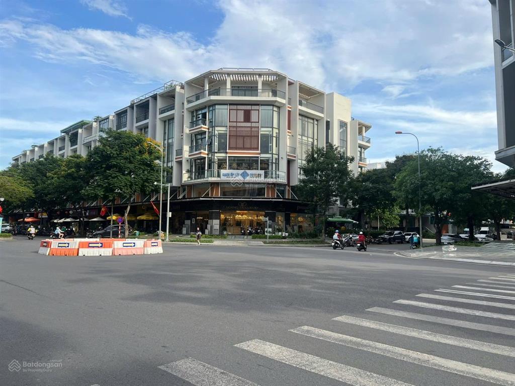 Bán gấp nhà mặt tiền nguyễn thị nhung vạn phúc city 9 x 20m = 180m2 hoàn thiện cao cấp