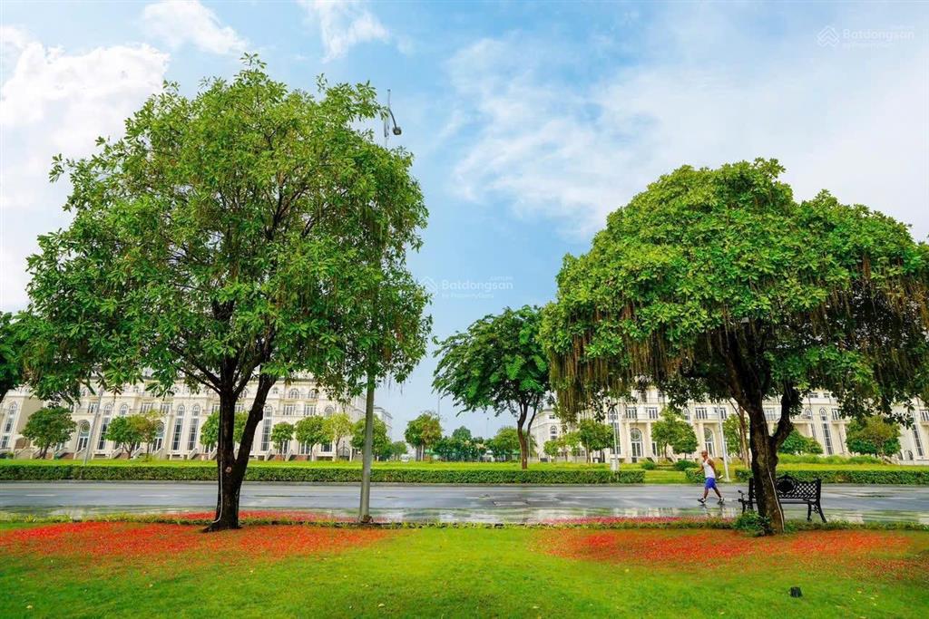 Bán gấp nhà mặt tiền nguyễn thị nhung vạn phúc city 9 x 20m = 180m2 hoàn thiện cao cấp