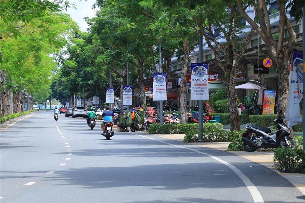 Bán gấp nhà mặt tiền nguyễn thị nhung vạn phúc city 9 x 20m = 180m2 hoàn thiện cao cấp