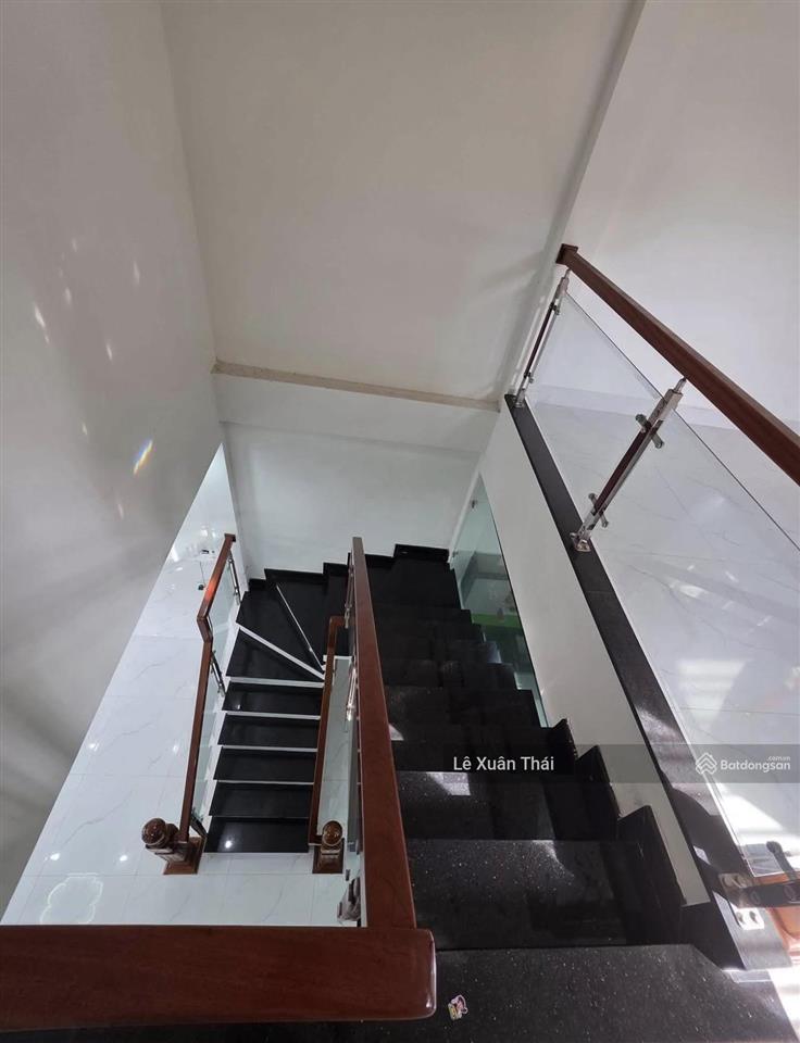 Bán gấp mt hàn hải nguyên p2 q11, 4 tầng, 4.2x16m, nở hậu. nhỉnh 14 tỷ  kinh doanh đỉnh