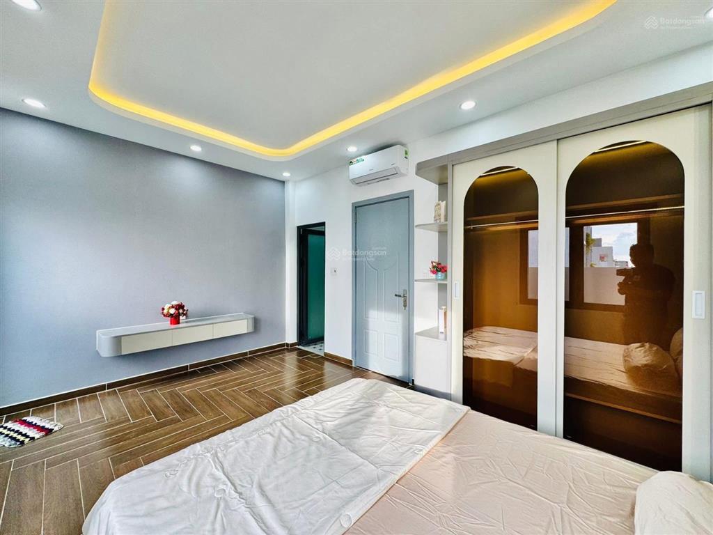 Chính chủ cấn bán gấp ra căn đẹp nguyễn văn thủ, p đa kao, q1, 75.5m2,giá 4ty330, sổ hồng riêng