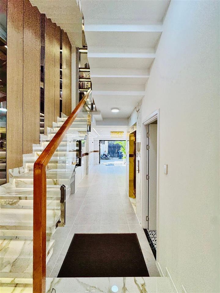 Chính chủ cần bán ngộp gấp ra căn trương quyền, p. võ thị sáu, q3, 96m2,giá 5 tỷ 230, sổ hồng riêng