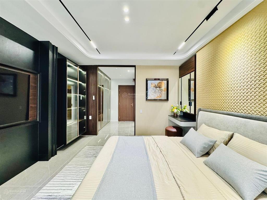 Chính chủ cần bán ngộp gấp ra căn trương quyền, p. võ thị sáu, q3, 96m2,giá 5 tỷ 230, sổ hồng riêng