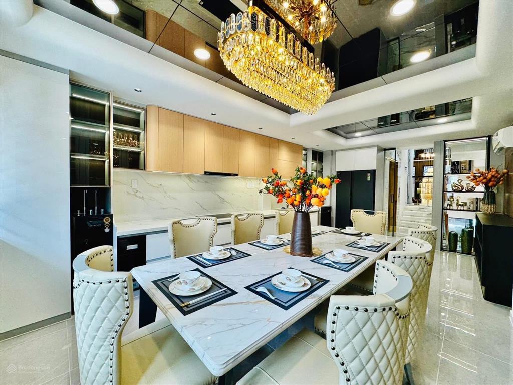 Chính chủ cần bán ngộp gấp ra căn trương quyền, p. võ thị sáu, q3, 96m2,giá 5 tỷ 230, sổ hồng riêng