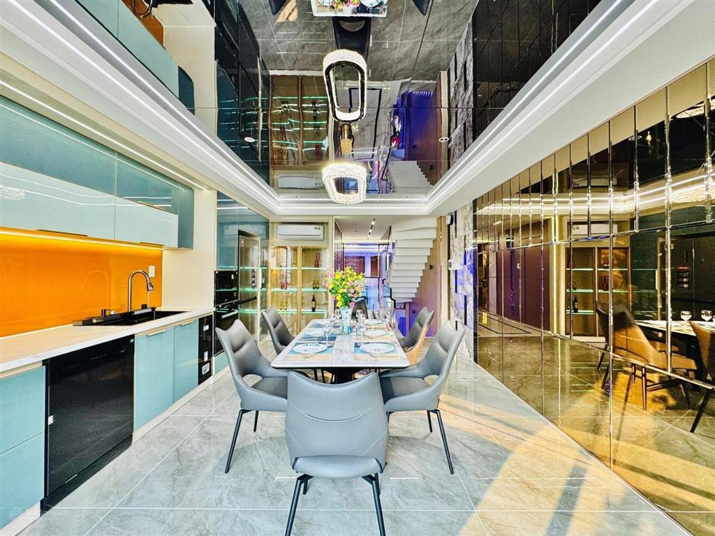 Kẹt chút về tài chính cần bán gấp căn chính chủ hòa hưng, p12, q3, 84m2,giá 4ty260, sổ hồng riêng