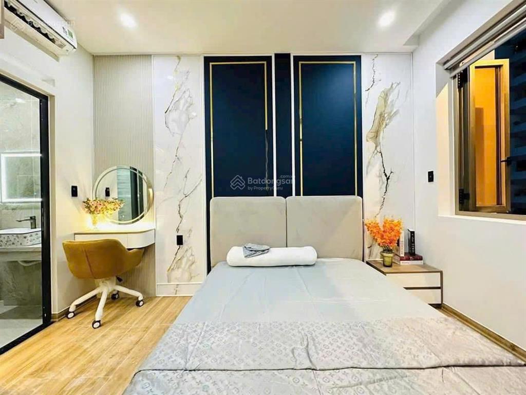 Chính chủ cần bán gấp ra căn chính chủ trần phú, p7, q5, 78m2,giá 4 ty650, sổ hồng riêng