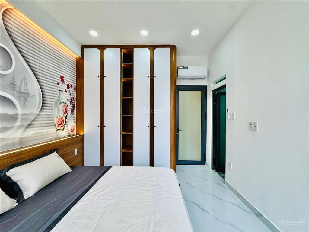 Chính chủ cần bán gấp ra căn lý văn phức, p. tân định q1, 62m2,giá 3ty230, sổ hồng riêng