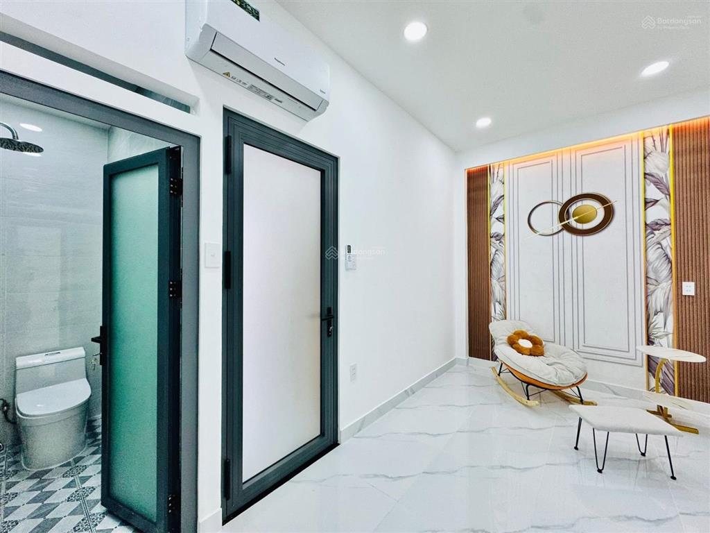 Chính chủ cần bán gấp ra căn lý văn phức, p. tân định q1, 62m2,giá 3ty230, sổ hồng riêng