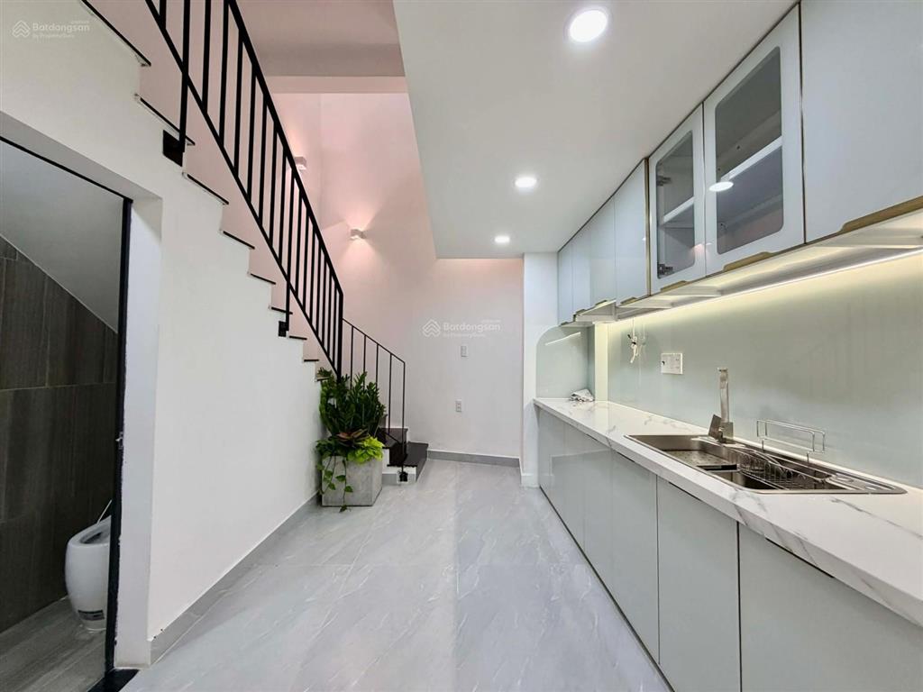 Mt xe tải tránh ngay phạm văn đồng, gv  nhà mới xây 6 tầng full nt  60m2  giảm sâu chỉ 9.1 tỷ tl