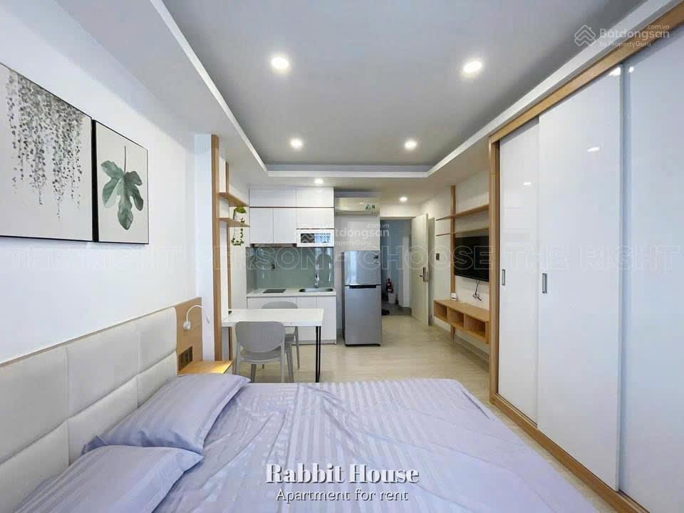 Cho thuê căn hộ dịch vụ ban công, tách bếp  nguyễn gia trí, bình thạnh gần phú nhuận, q2, q1, q3