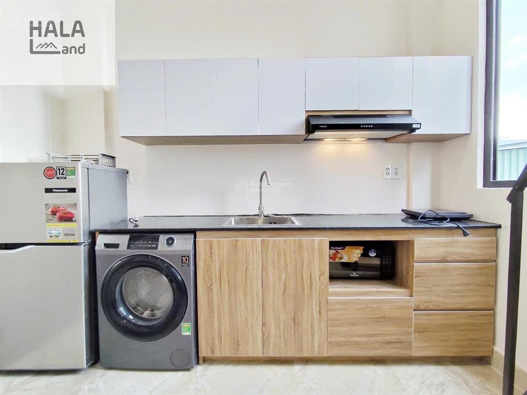 Cho thuê chdv gác cao 2m fnt cao cấp mg riêng cửa sổ to ở được 3  4ng gần đh tdt rmit lotte q4, q1