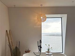 Bán liền kề siêu phẩm harbor bay hạ long. mặt chính biển full nội thất có bể bơi