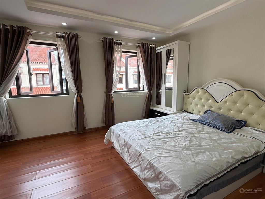 Hơn 10 tỷ cho căn shophouse the little mặt bờ hồ dt 78m2 full nội thất, vài bước tới biển