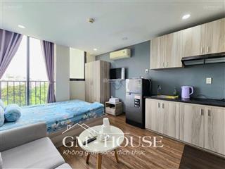 Cho thuê phòng cửa sổ lớn, gần chợ bà chiểu, ngã tư hàng xanh, giáp q1, q3, bình thạnh