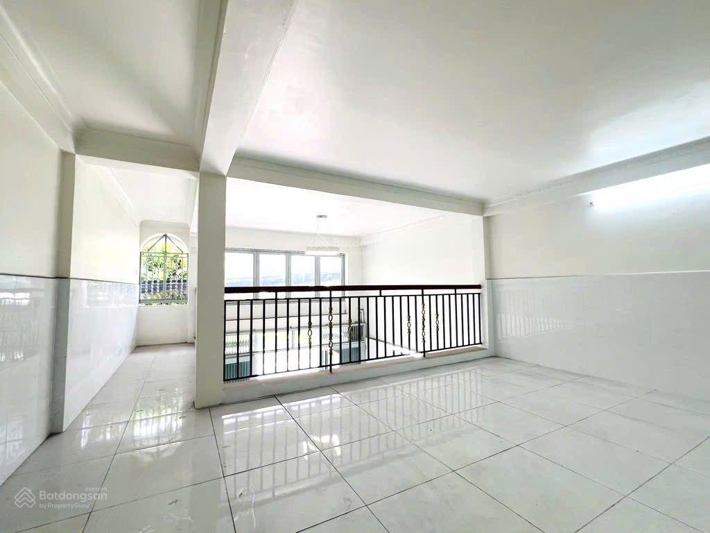 Nhà 60m2x4tầng mt đường tô ký 16m ngay cv phần mềm quang trung sát gò vấp 6tỷ79