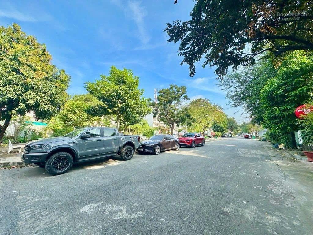 Vị trí đỉnh ngay gigamall phạm văn đồng, gần sông 420m2 (16x25) chỉ 26 tỷ