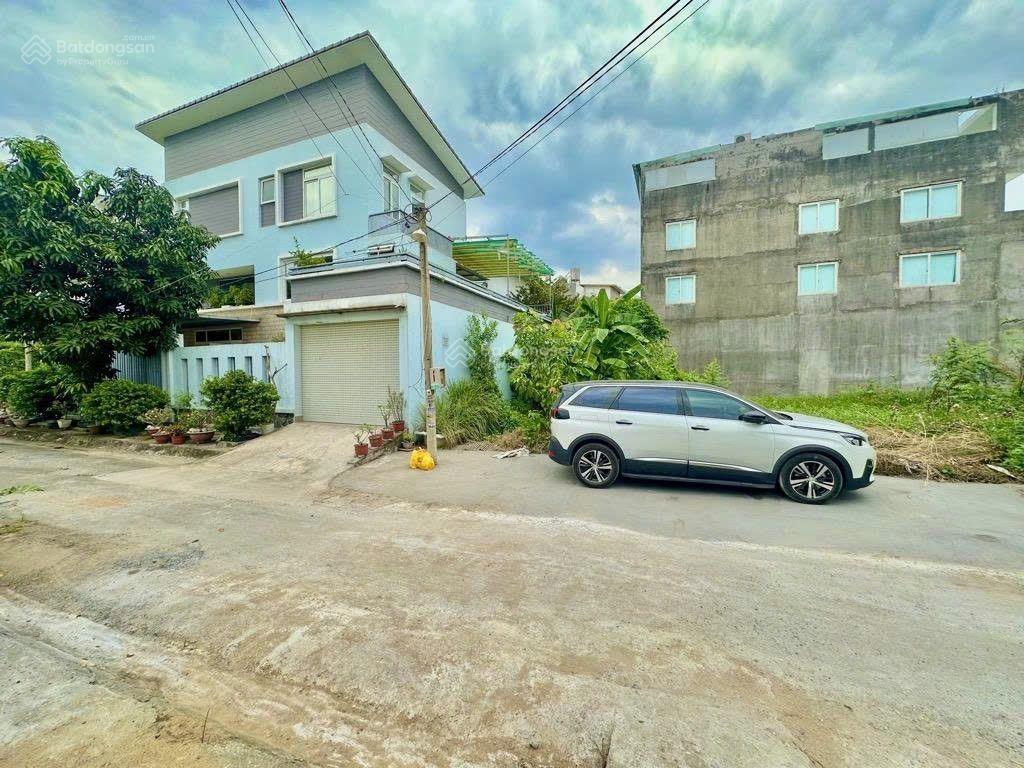 Vị trí đỉnh ngay gigamall phạm văn đồng, gần sông 420m2 (16x25) chỉ 26 tỷ