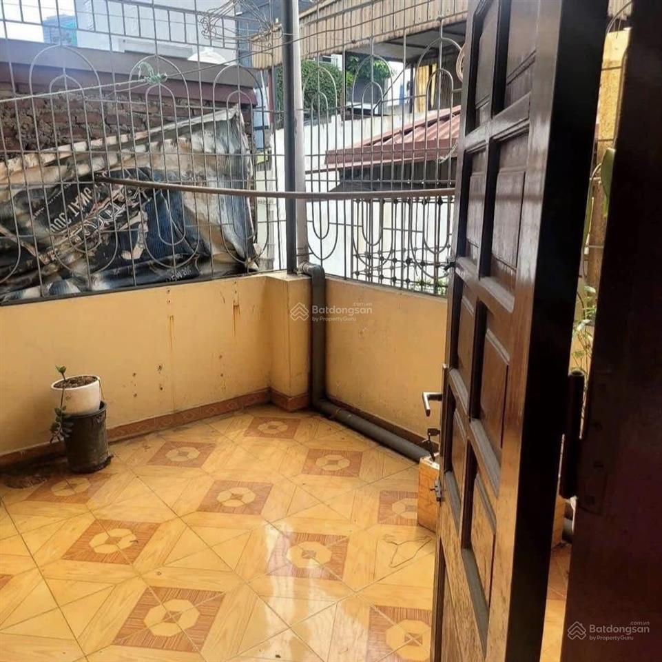 Bán nhà 50m hơn 8 tỉ lô góc 3 mặt ngõ ô tô kinh doanh gần học viện tài chính,đh mỏ bắc từ liêm