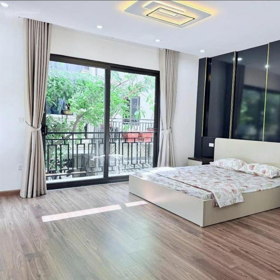 Bán nhà tt hơn 3 tỉ 45m 2 p ngủ,ngay phạm văn đồng hoàng quốc việt