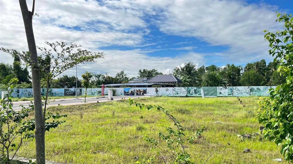 Bán gấp đất nền tại nguyễn hữu trí, tân bửu, bến lức, 3,3 tỷ, 90 m2