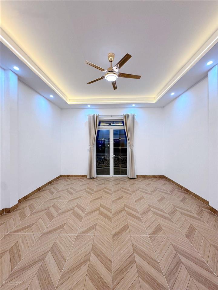 Bán nhà quận 7 lotte him lam nguyễn thị thập 80m2 thổ ngang 6x15m nhà 3 tầng 4 phòng chỉ 8 tỷ nhỉnh