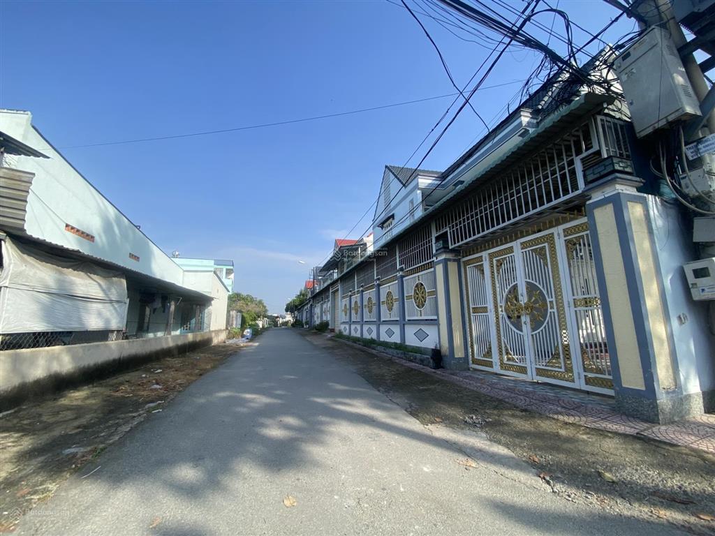 Bán lô (12m x 33m) 100% thổ cư mặt tiền đường, gần chợ tân thạnh đông, vuông vức đẹp dân cư đông