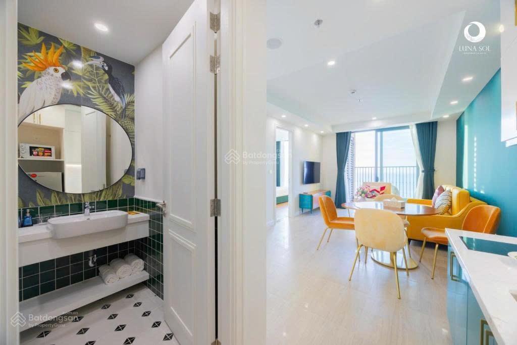 Bán gấp căn 2 ngủ giá bán cắt lỗ 7 tỷ 80m2 view hoàng hôn và pháo hoa dòng tiền 35 tr/tháng