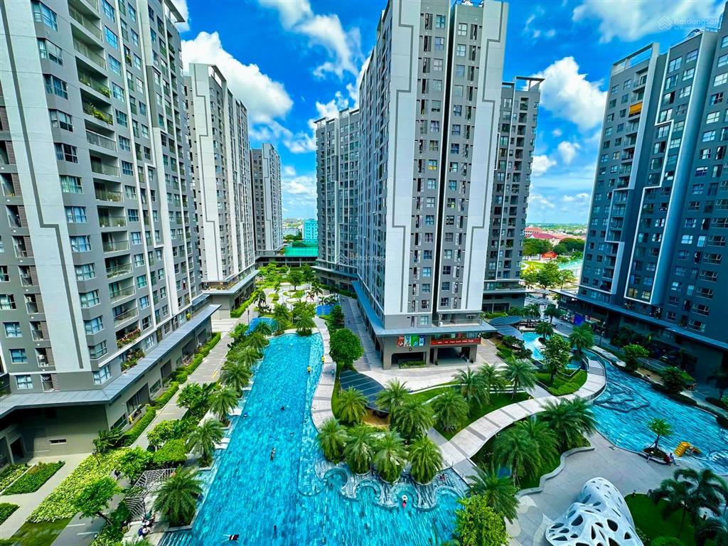 Sổ hồng sang nhượng căn góc 69m2 2pn 2wc. view hồ bơi đón gió mát. sẵn gói nội thất  0899 996 ***