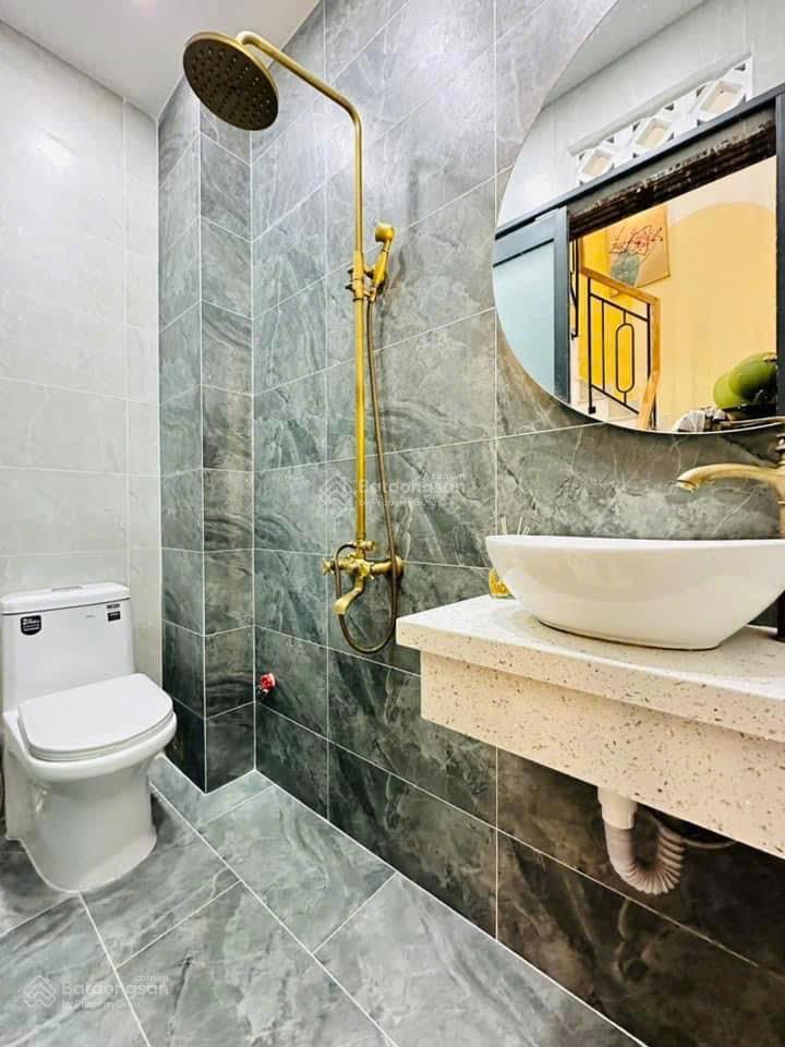 Bán nhà riêng tại hoàng hoa thám giá 2tỷ200tr, phường 5, bình thạnh, dt 63m2, sổ hồng riêng